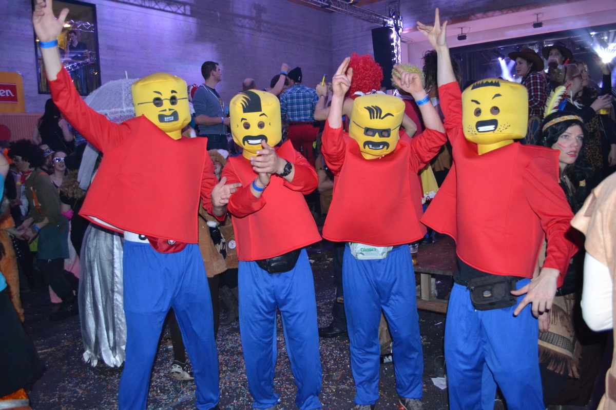 Fasnachtsumzug und Gugger-Maskenball